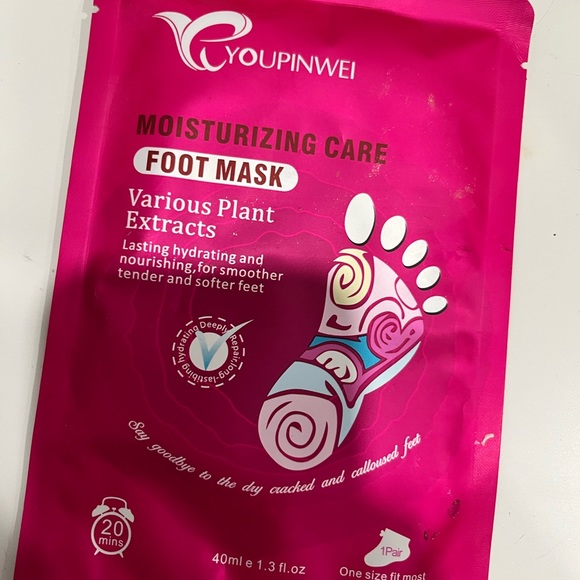 Makeup - Picture 1 of 16